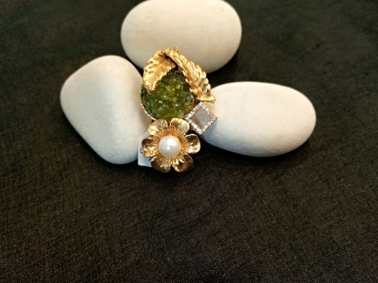 Greenstone Pearl Brooch Ring