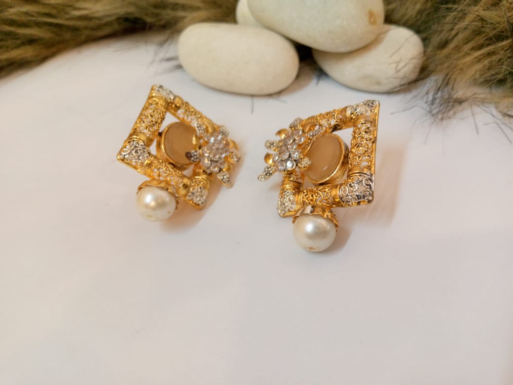 Pearlized Gold Earrings