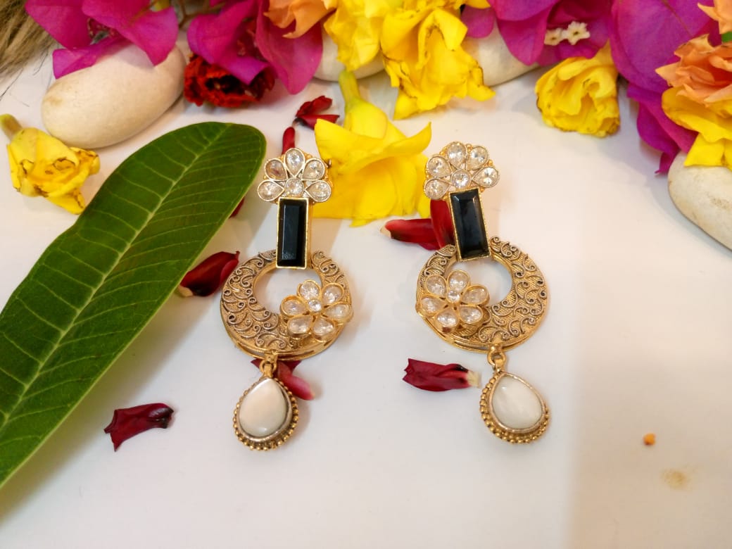 Flowered Pearl Gold Earrings