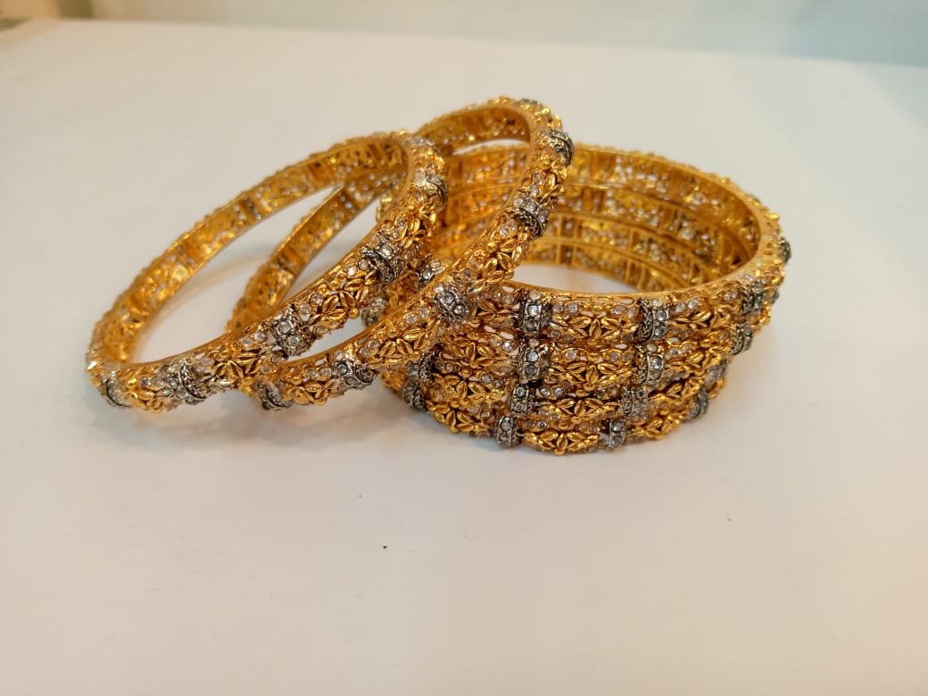 PureElegance Bangles