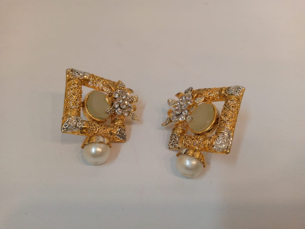 Pearlescent Gold Earrings