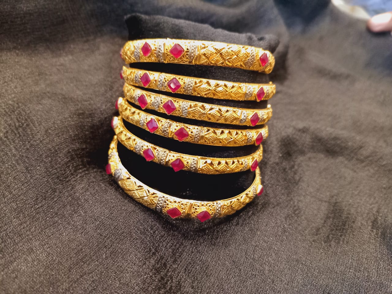 ScarletShine Bangles