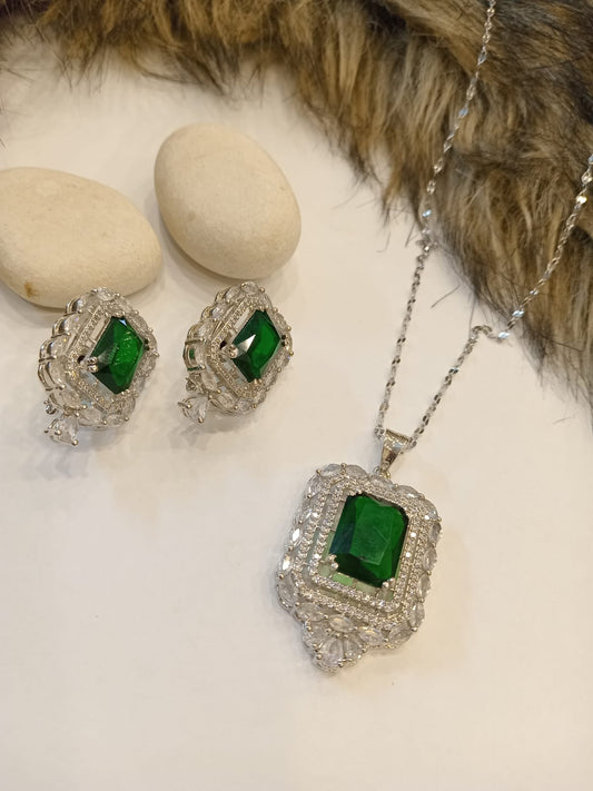 Verdant Gem Pendant Set