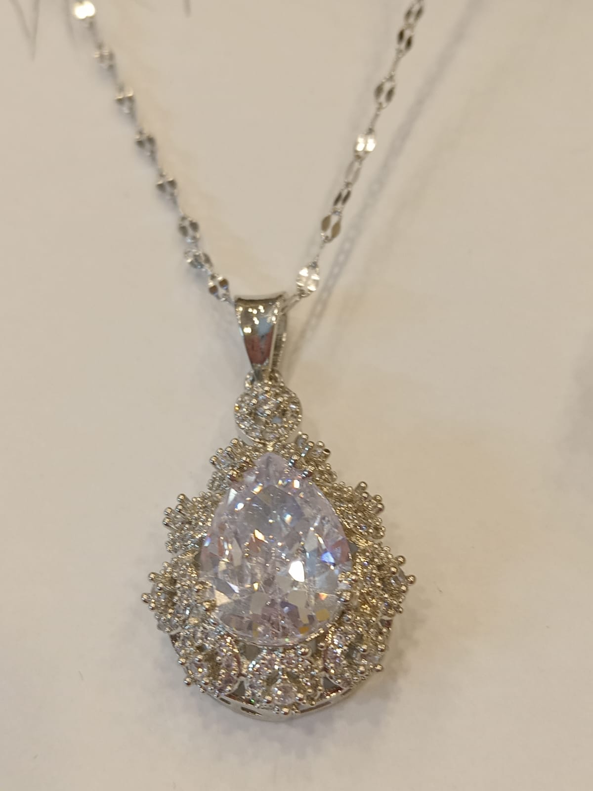 DiamondLux locket